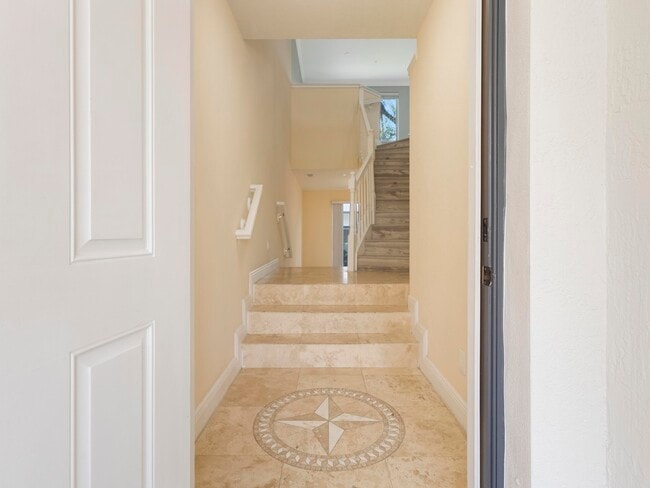 Building Photo - 3028 Waterside Cir