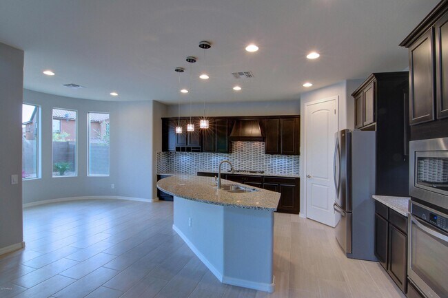 Foto del edificio - 3607 E Salter Dr