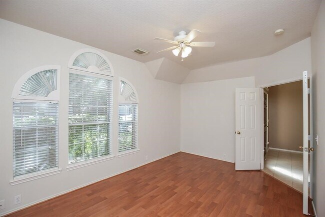 Building Photo - 20502 Pioneer Bend Ct