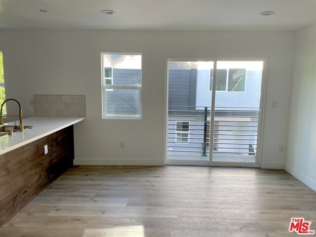 Foto del edificio - 1554 Winona Blvd