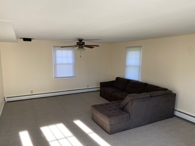 Building Photo - 266 Maple Tree Hill Rd