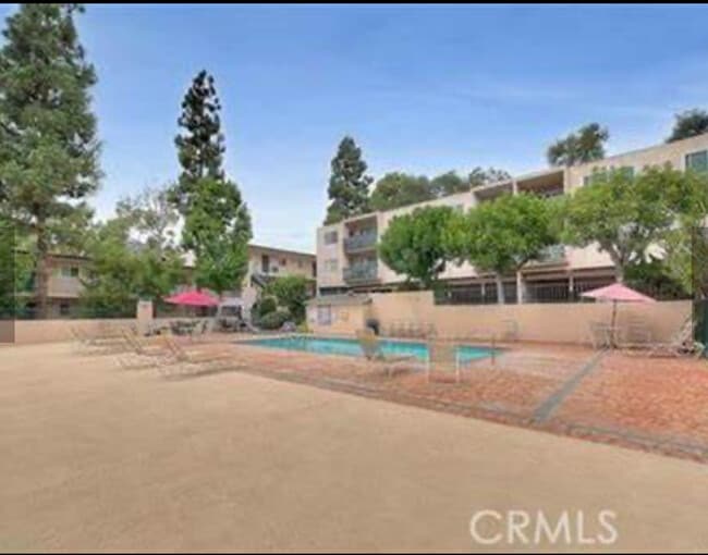 pool area - 2940 N Verdugo Rd