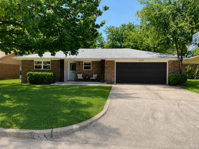 Photo - 2220 Louise Ln (Norman, OK) House