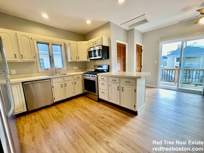 Building Photo - 190 Orange St