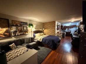 Building Photo - 53 W Main St