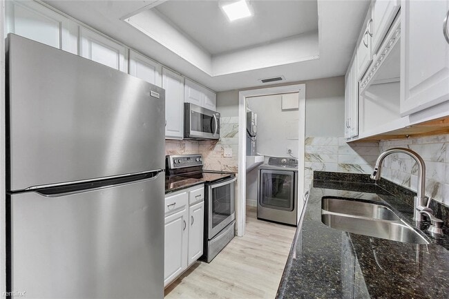 Building Photo - 3 br, 2 bath House - 5715 NW 72nd Ave