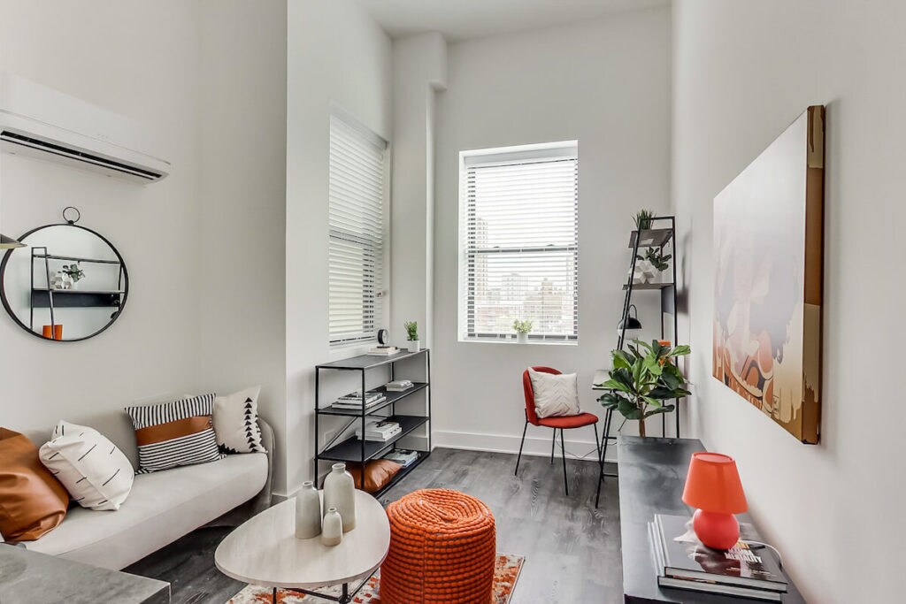 Foto principal - 1123 W Wilson Ave