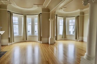 Building Photo - 819 Ashbury St