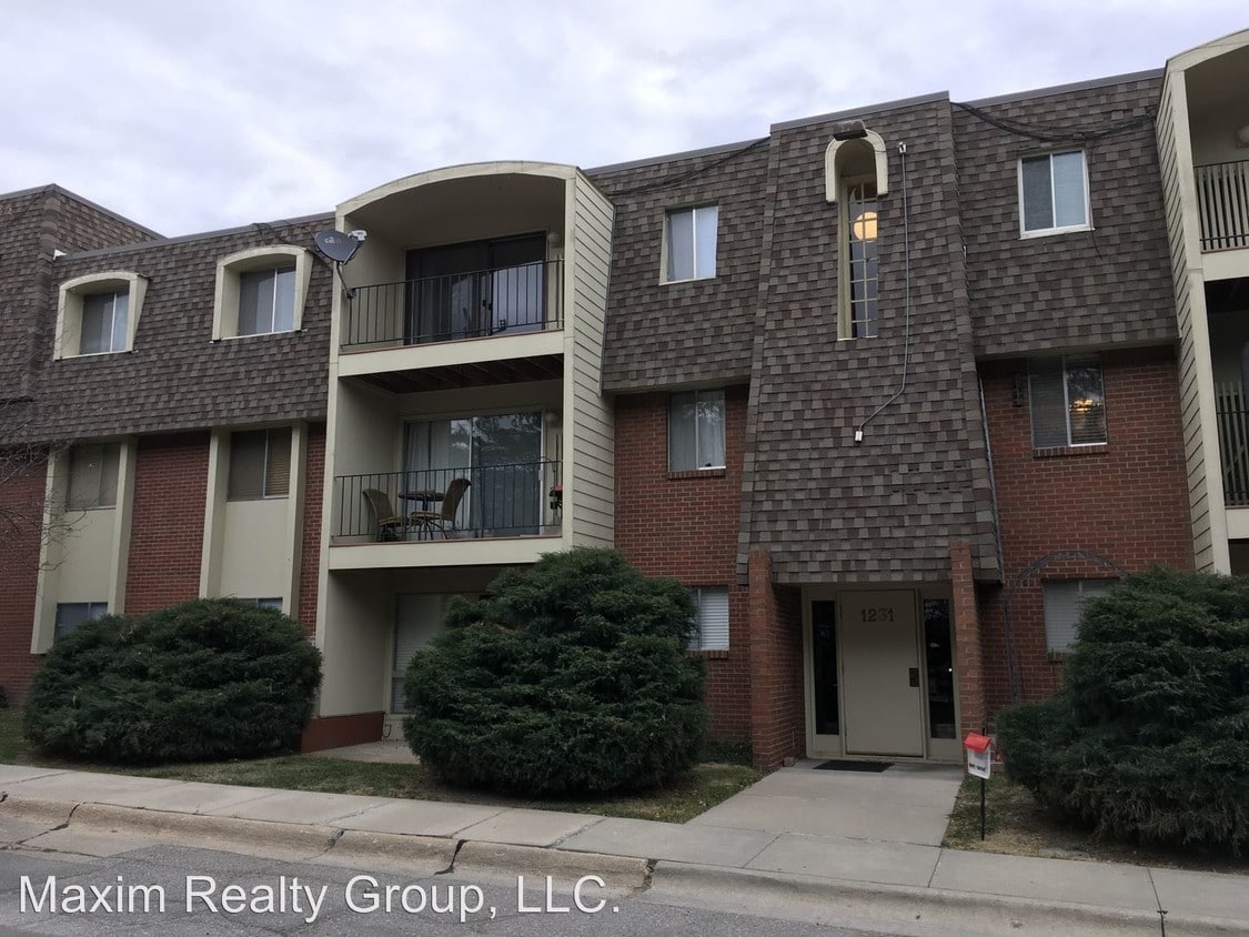 2 br, 2 bath House 1231 S 121 PLAZA 312 House Rental in Omaha, NE