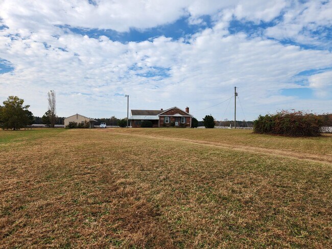 Foto del edificio - 5625 Greenwood Rd