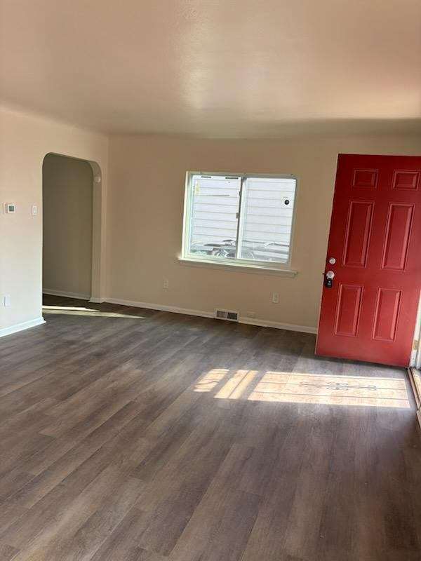Foto del edificio - 3609 E 65th St