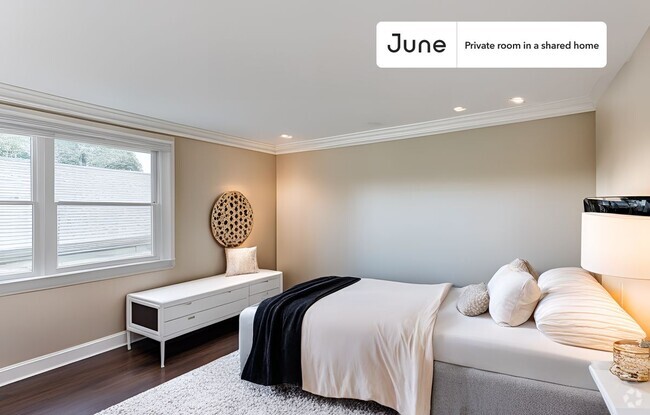 Building Photo - Private bedroom in 5 bed/2 bath Home