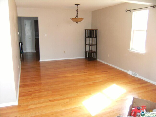 Foto del edificio - 174 Springhouse Rd