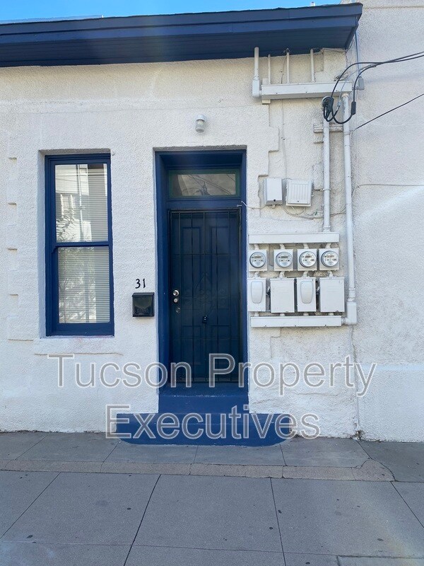 Building Photo - 201 S Stone Ave