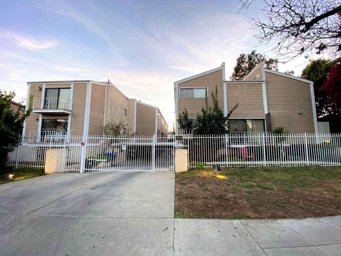 4125 Inglewood Blvd Unit 4, Los Angeles, CA 90066 Condo for Rent in