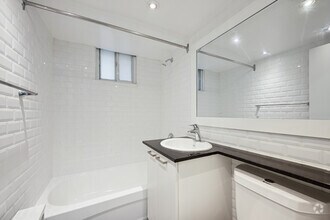 1BR, 1BA - 706SF - Bathroom - 1833 Bayview Ave