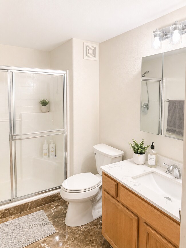 Segundo baño - 9580 W Reno Ave