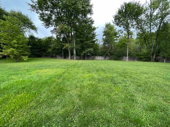 Building Photo - 10 N Strawberry Ln