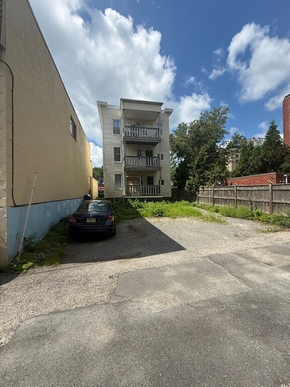 Foto del edificio - 969 Massachusetts Ave