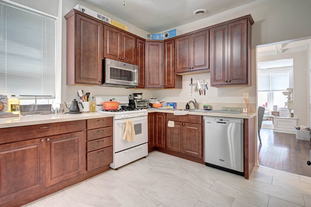 Foto principal - 2246 W Armitage Ave