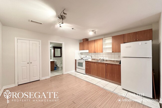 Building Photo - Cozy 1-Bedroom Apartment | 550 Sq Ft | Ste...