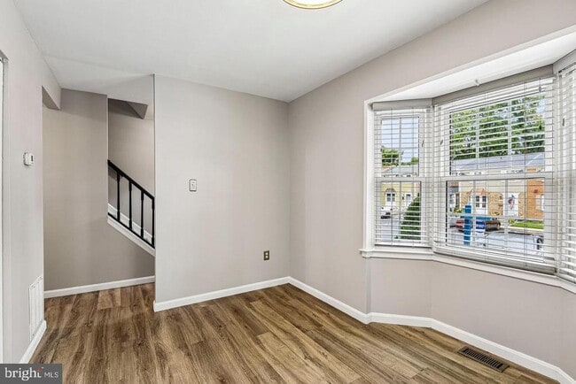 Building Photo - 1812 Foxdale Ct
