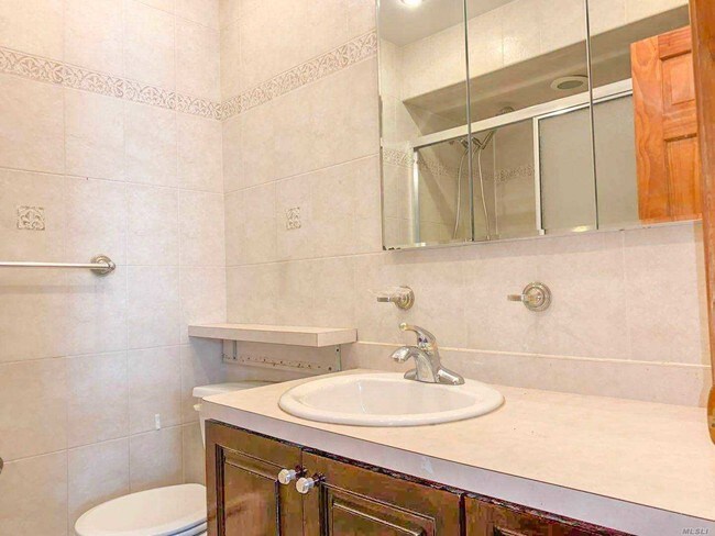 Foto del edificio - 12-12 College Point Blvd