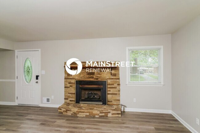 Foto del edificio - 3 Bedroom Pet-Friendly Home in Louisville, KY with Main Street Renewal
