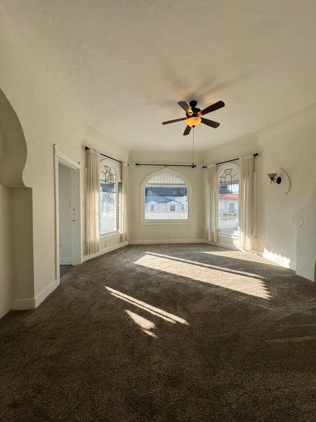 Foto del edificio - 2.0 bedroom in Los Angeles California 90048