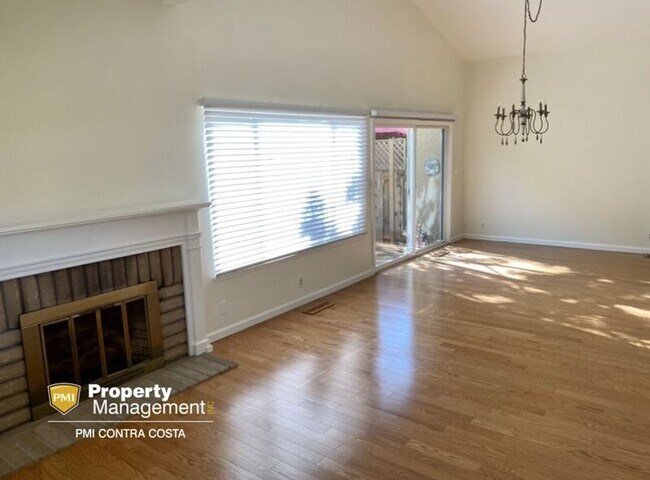 Building Photo - 1120 Westmoreland Cir