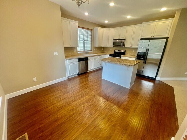 Foto del edificio - Well Appointed, Open Floor Plan 3-bedroom, 2.5-bathroom home in Beaverton