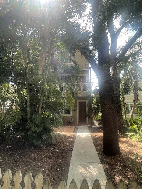 Foto del edificio - 330 Lang Ct N