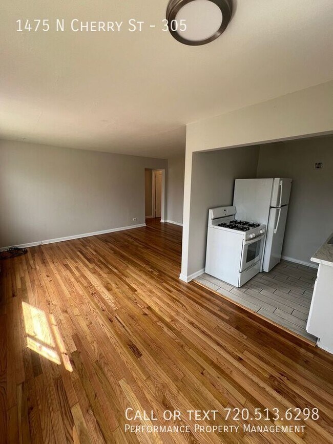 Foto del edificio - 1475 N Cherry St