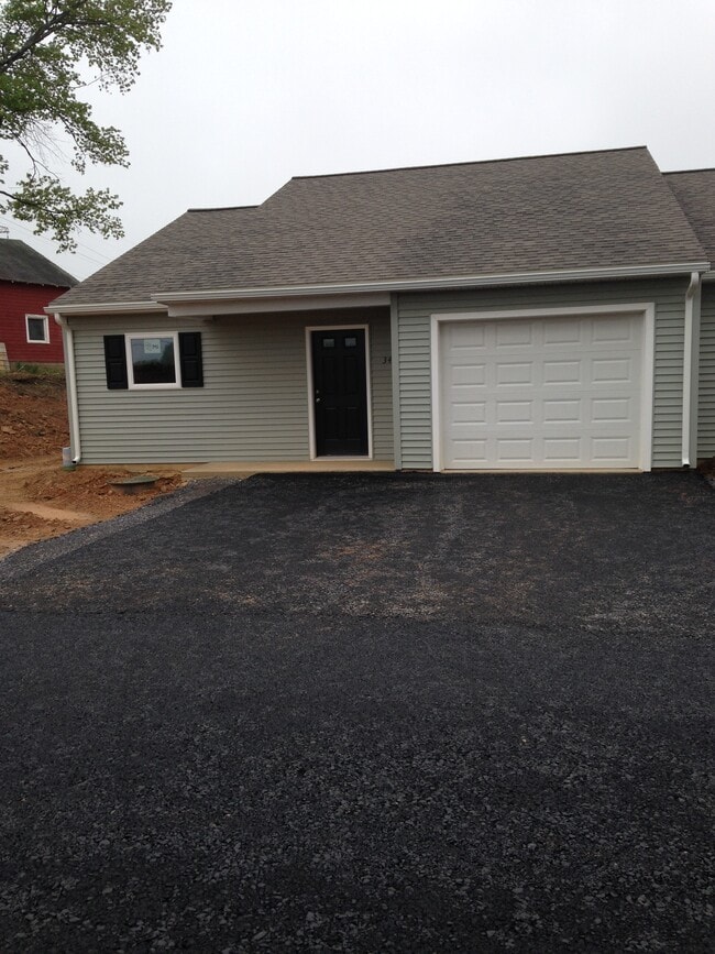 Building Photo - 26 S Dun Ln