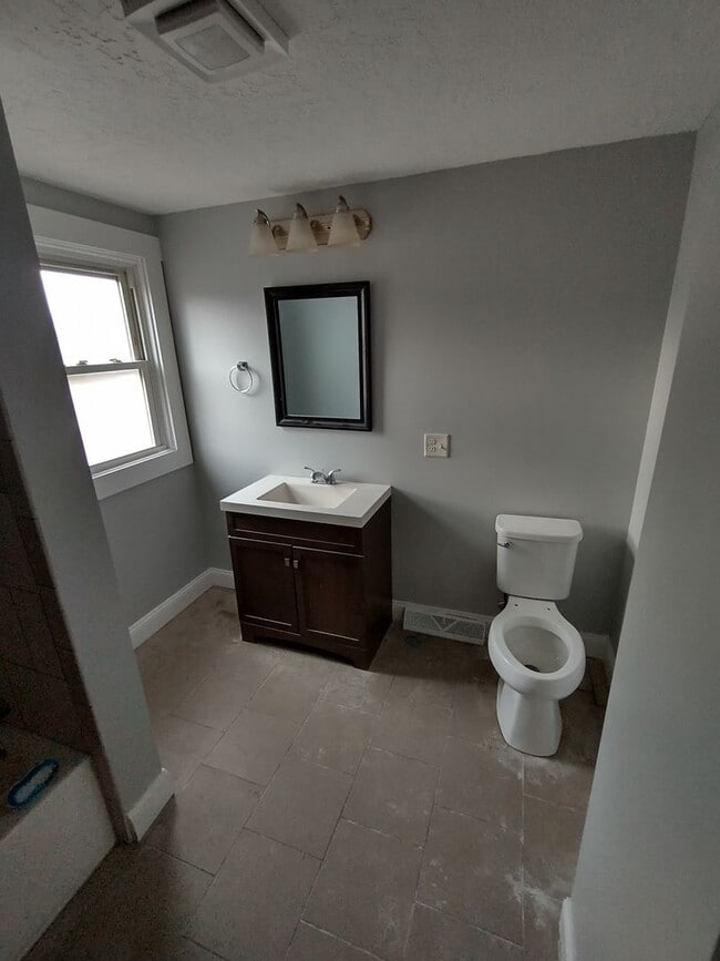 Foto del edificio - 68 Lyons St