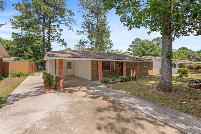 Foto del edificio - 112 Cedar Grove Rd