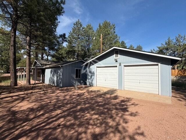 Foto del edificio - 2058 Pinehaven Ln