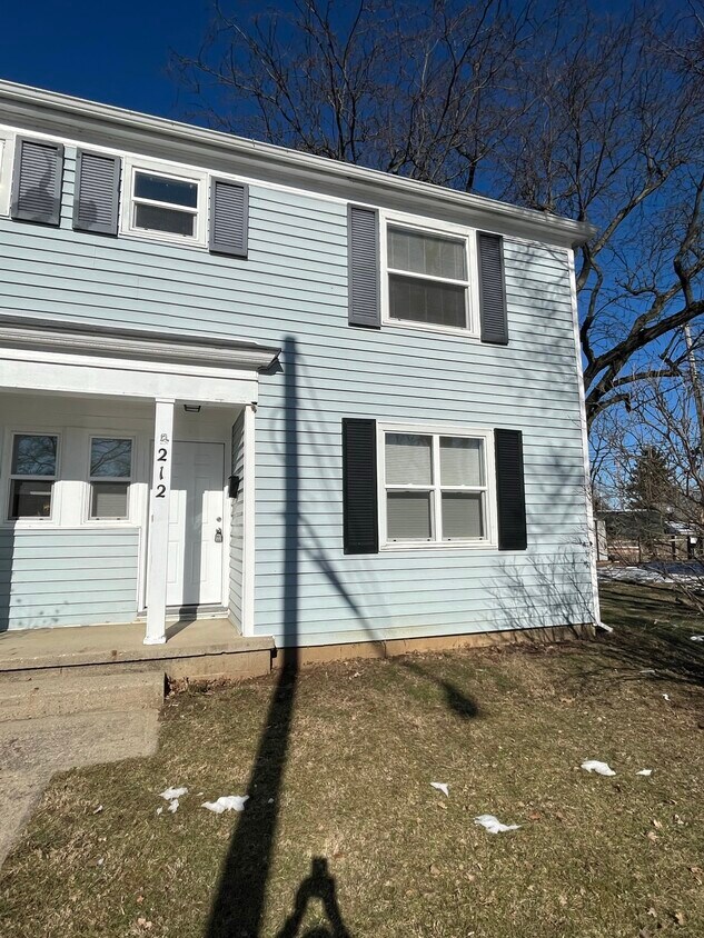 Foto principal - 212 Beacon Hill Ct
