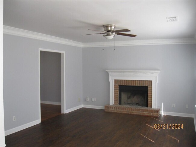 Building Photo - 5620 Grove Place Crossing SW
