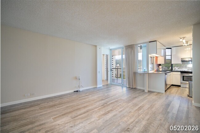 Foto del edificio - $4000 l 2 Bedrooms | 2 Bathrooms | STUNNING VIEWS/ RESORT STYLE LIVING
