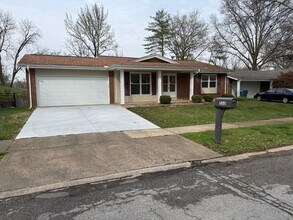 Building Photo - 553 Goldwood Dr