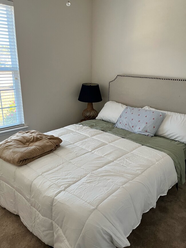 Guest bedroom - 702 Troon Ct SW