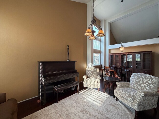 Building Photo - 1848 Eastgate Ave