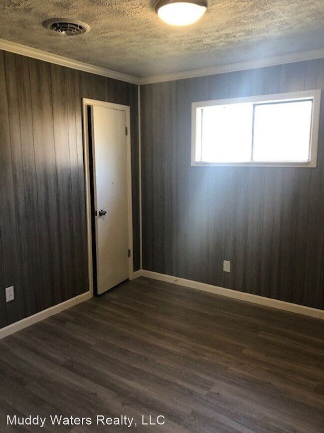 Building Photo - 3 br, 1 bath House - 359 Clark St