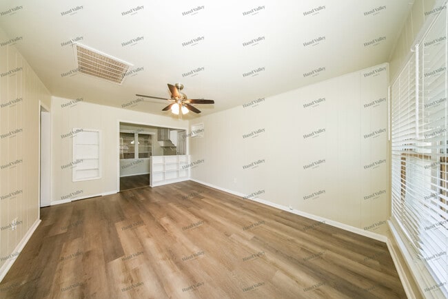 Photo - 2401 N Key Blvd House