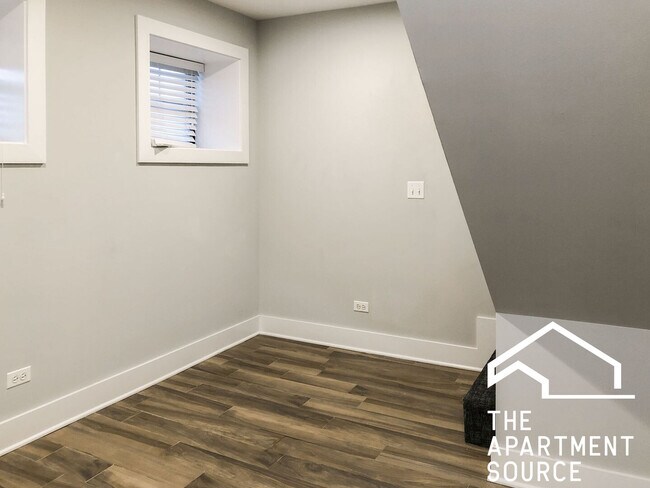 Foto del edificio - 1946 W Nelson St