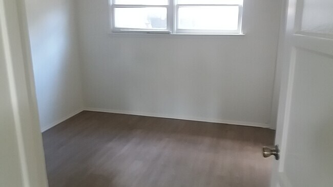 Foto del edificio - 218 S Brookhurst Rd