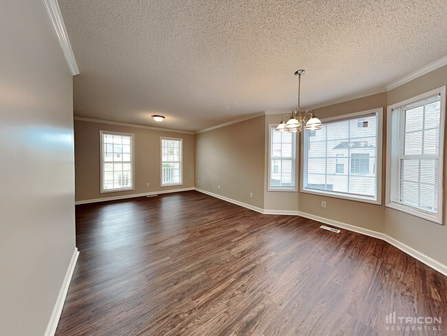 Building Photo - 5600 Lighthall Ln
