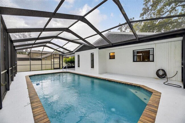 Foto del edificio - 8137 English Elm Cir