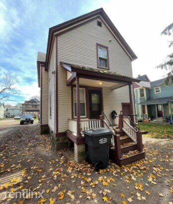 Foto del edificio - 4 br, 2 bath House - 812 Oak St